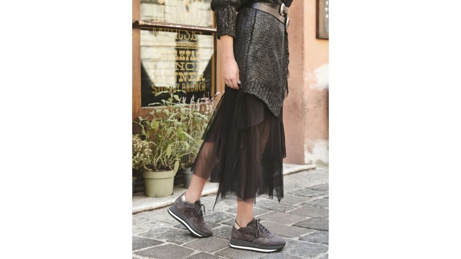 Donna con Calzature Podoline nere